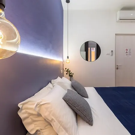 Lovely Guest-room With Private Bathroom