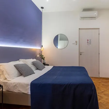 Lovely Guest-room With Private Bathroom ترييستي