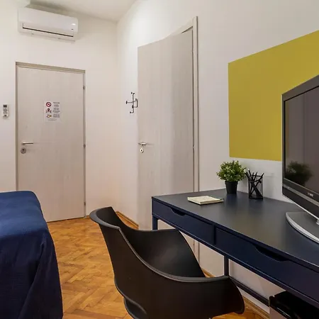 Lägenhet Lovely Guest-room With Private Bathroom